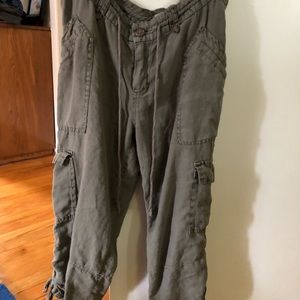 Joie linen capri olive cargo pants size 6.